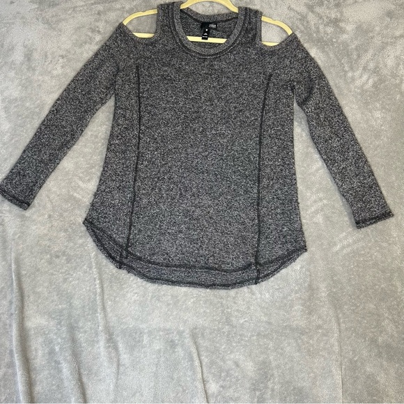 Aqua Cashmere Women’s Off-Shoulder Gray Sweater Size Small - Picture 1 of 7